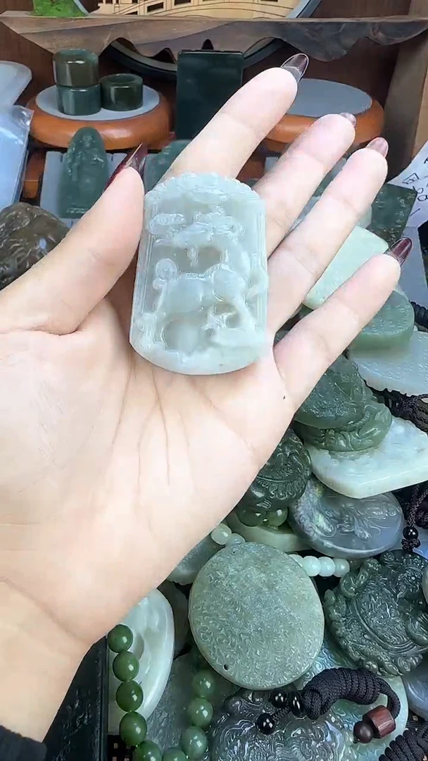 颈饰未镶嵌和田玉1