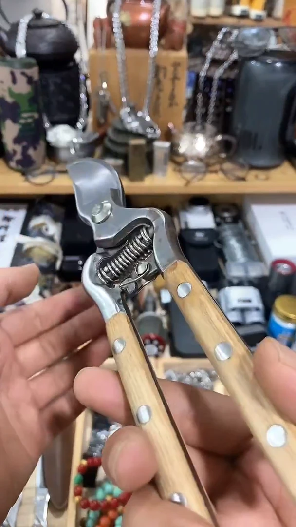 瓷片闪购商品  如图所示