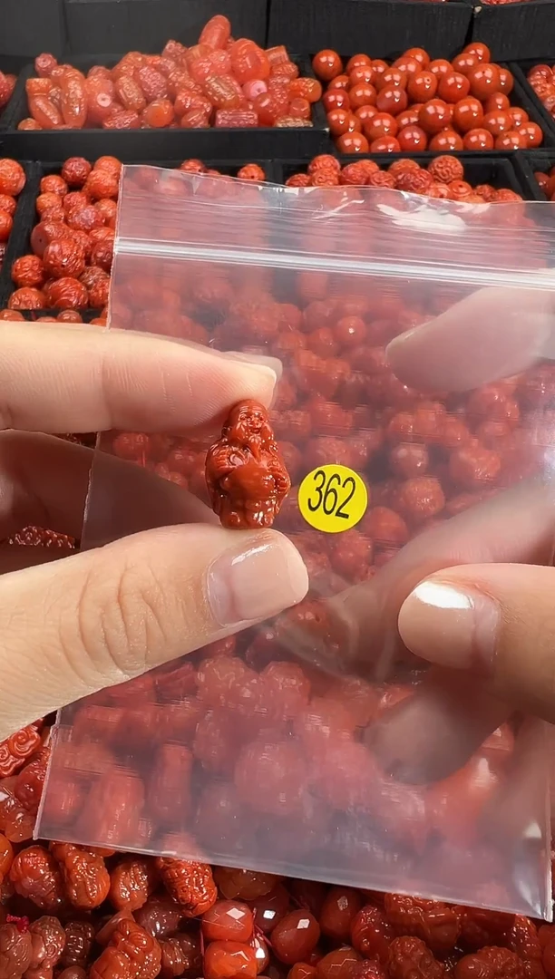 颈饰未镶嵌南红玛瑙1