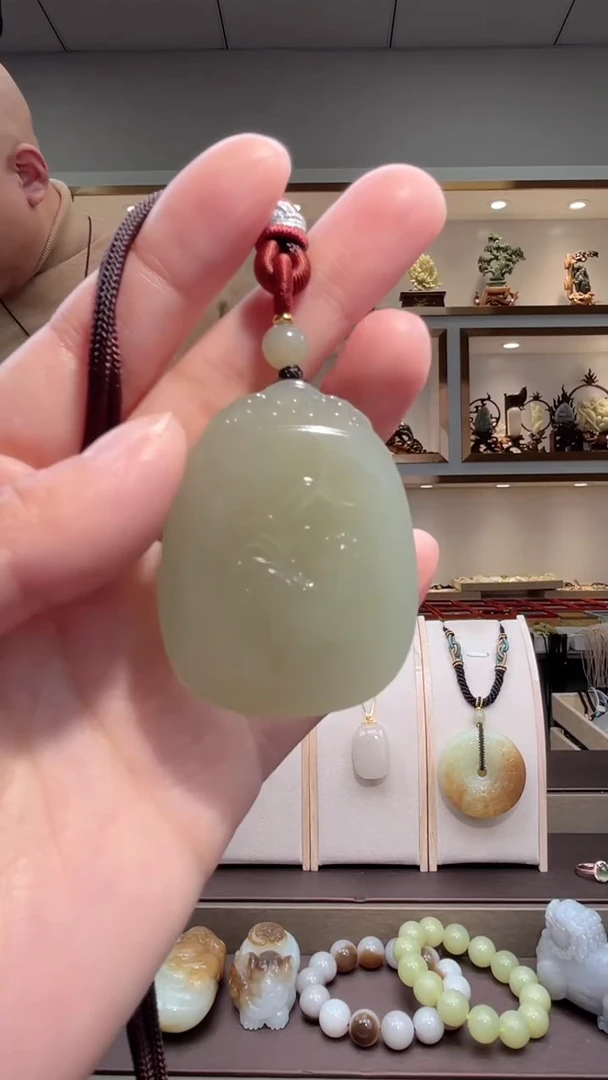 颈饰未镶嵌和田玉苏