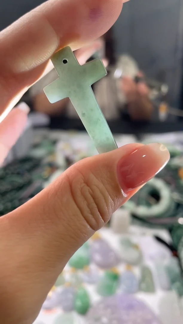 翡翠未镶嵌吊坠(不含链)十字架