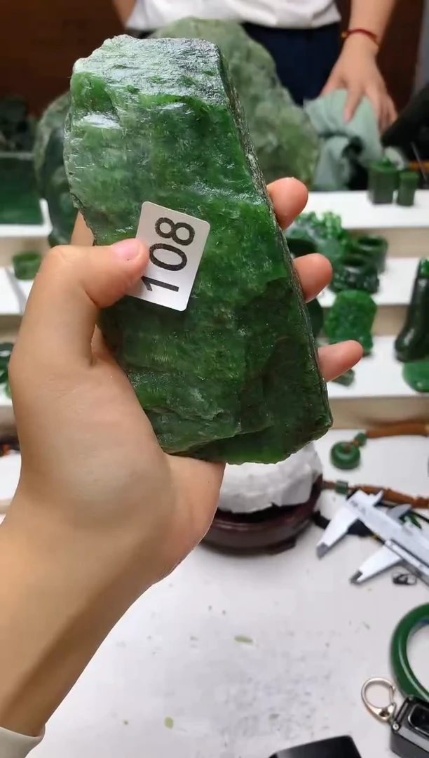和田玉（碧玉）未镶嵌珠宝半成品0