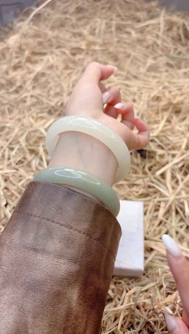 未镶嵌手镯石英质玉P60016