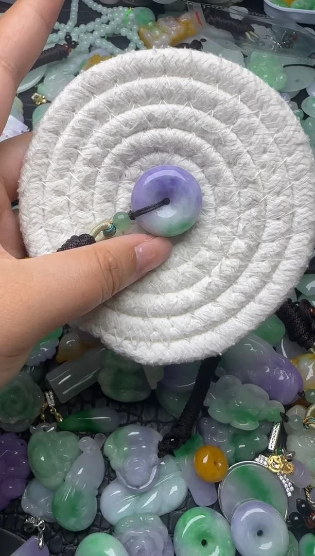 颈饰未镶嵌翡翠缅甸翡翠吊坠