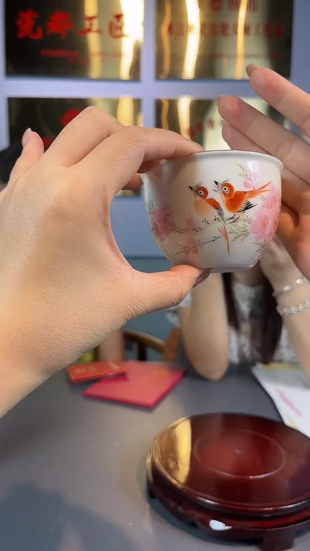 摆件瓷博会&水点桃花胡晶002