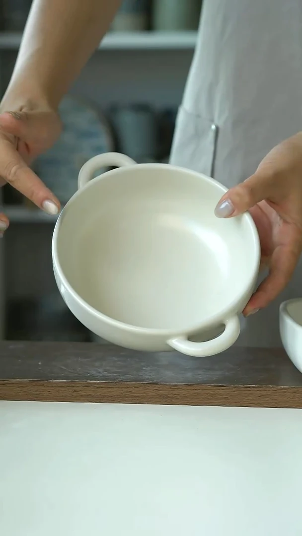 微瑕雾白哑光双耳圆烤碗19cm@4-2@