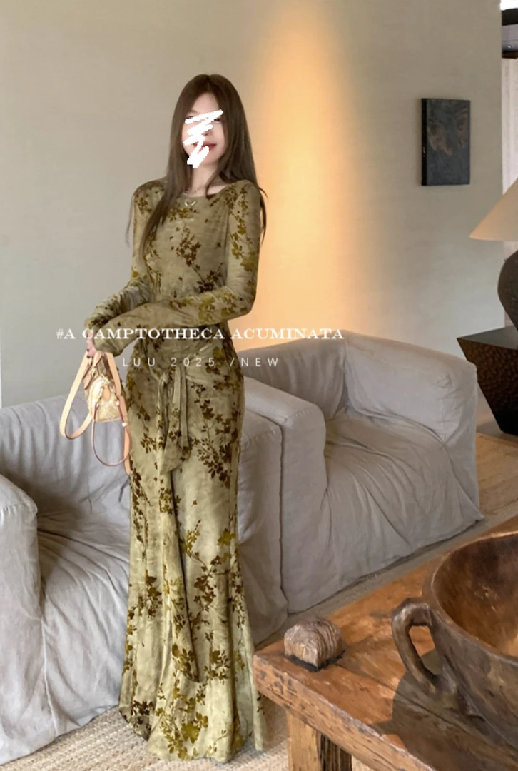【金枝玉叶】植绒印花长袖连衣裙女秋冬修身内搭设计感鱼尾裙3402#