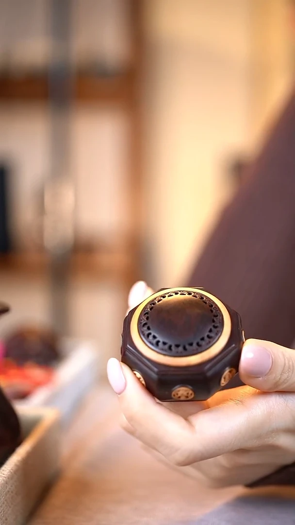 檀香紫檀（小叶紫檀）八宝香囊