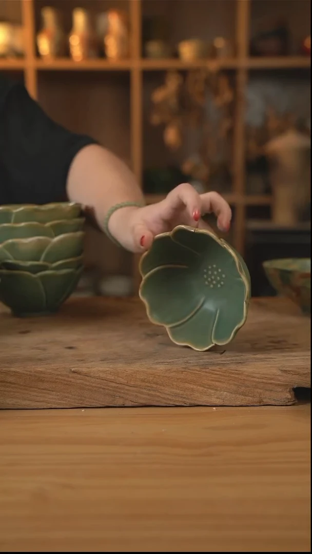 200微瑕福利绿色系列的200绿色花边刻刀碗1个