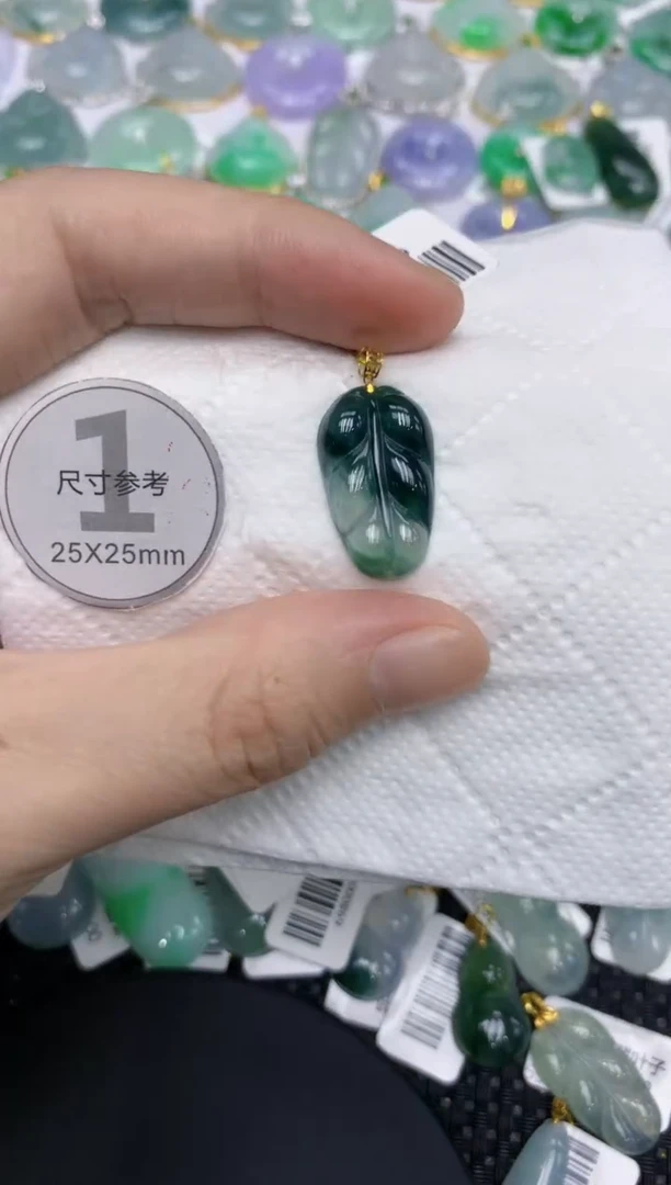 颈饰18K金镶嵌翡翠11111111111