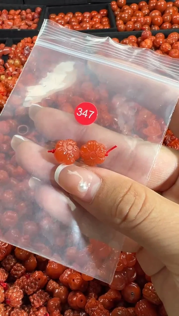 颈饰未镶嵌南红玛瑙1