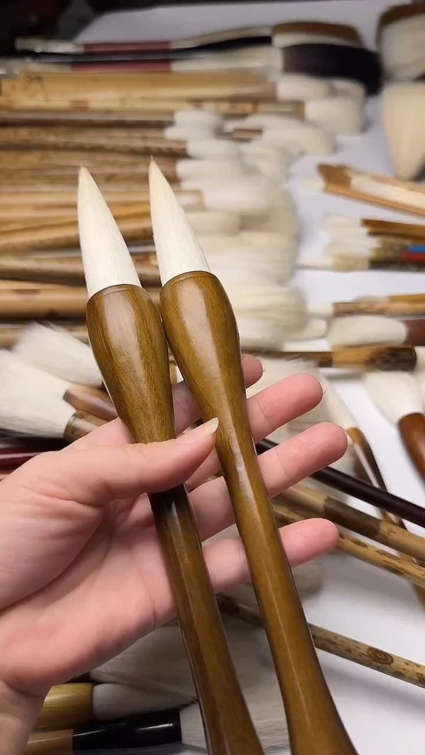 出峰8.5口径2.4毛笔两支