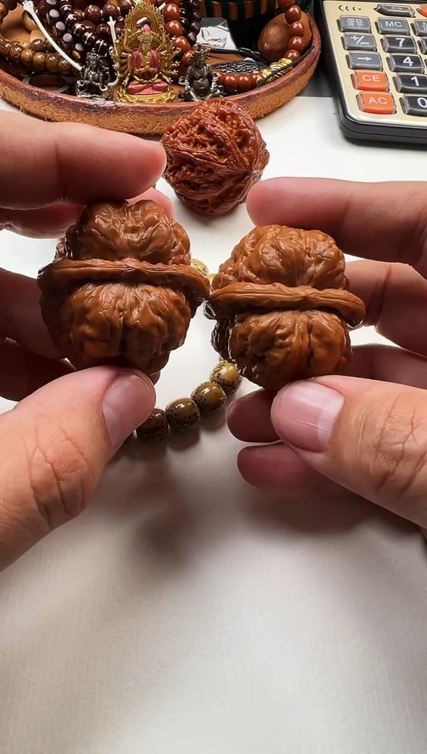 把件文玩核桃世****）文玩核桃
