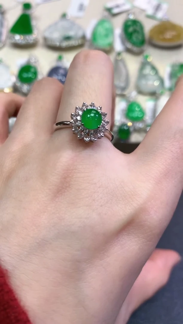 【闪购商品】翡翠戒指18K金镶嵌B82