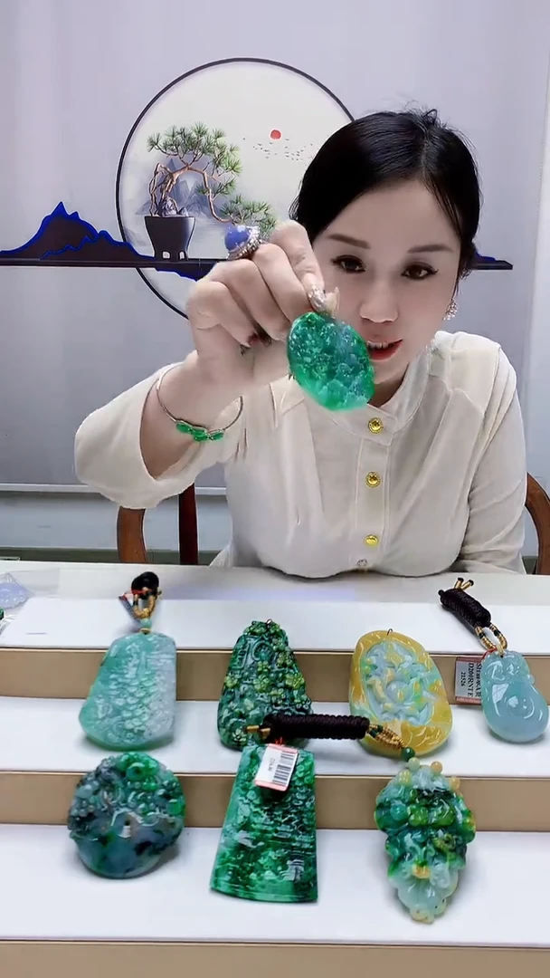 未镶嵌定制翡翠火*火4852zm-毛货挂件