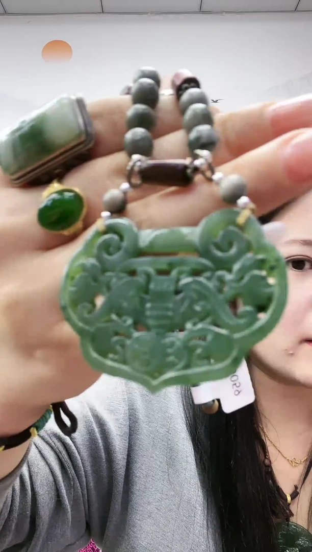 颈饰未镶嵌和田玉福在眼前