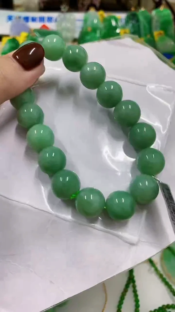 翡翠未镶嵌颈饰挂件