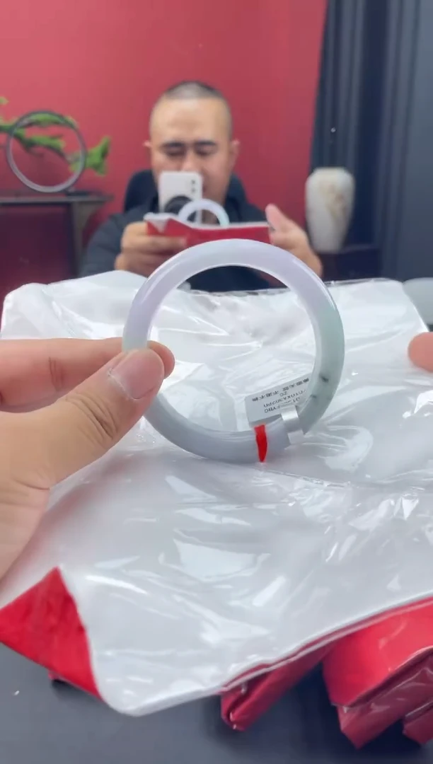 未镶嵌手镯翡翠6