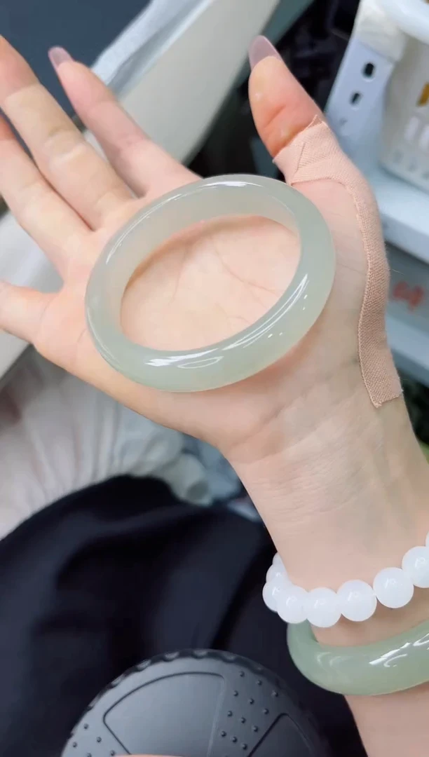 石英质玉手镯未镶嵌48-55