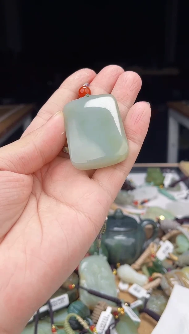 颈饰未镶嵌和田玉1