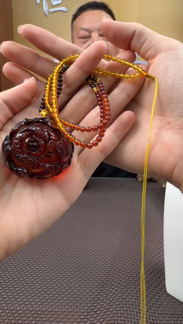 【闪购商品】琥珀裸石未镶嵌挂件