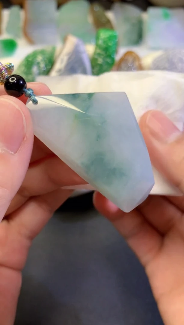 翡翠未镶嵌吊坠(不含链)654