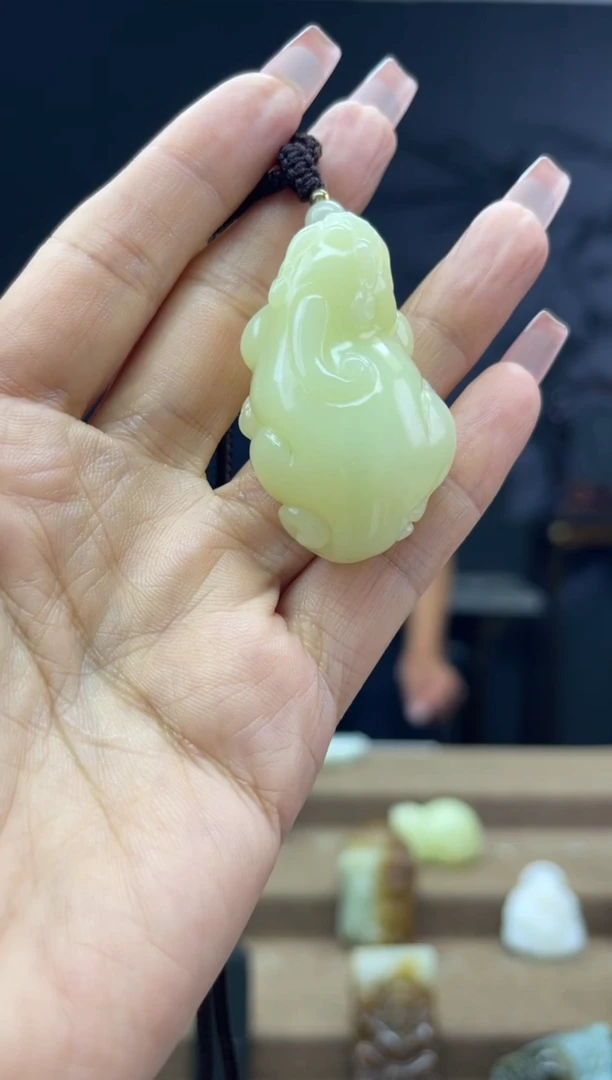 颈饰未镶嵌和田玉1