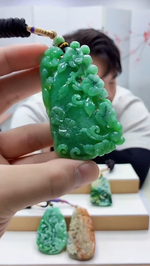 未镶嵌定制翡翠5060bb-毛货挂件75