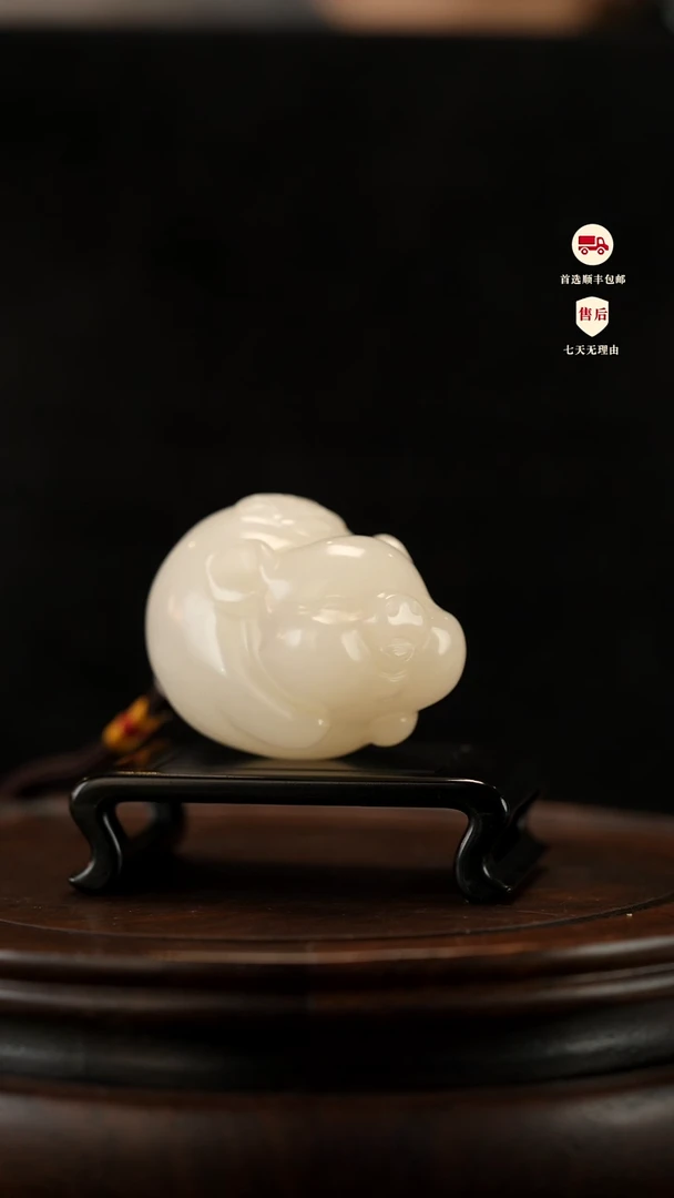 云南石荔枝白雕刻：飞天小猪