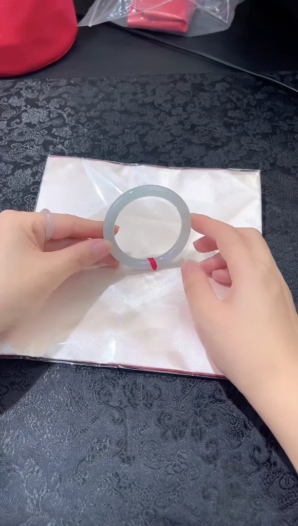 翡翠手镯未镶嵌翡翠52圈