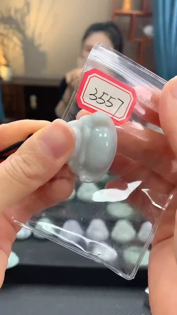 颈饰未镶嵌翡翠佛公3557