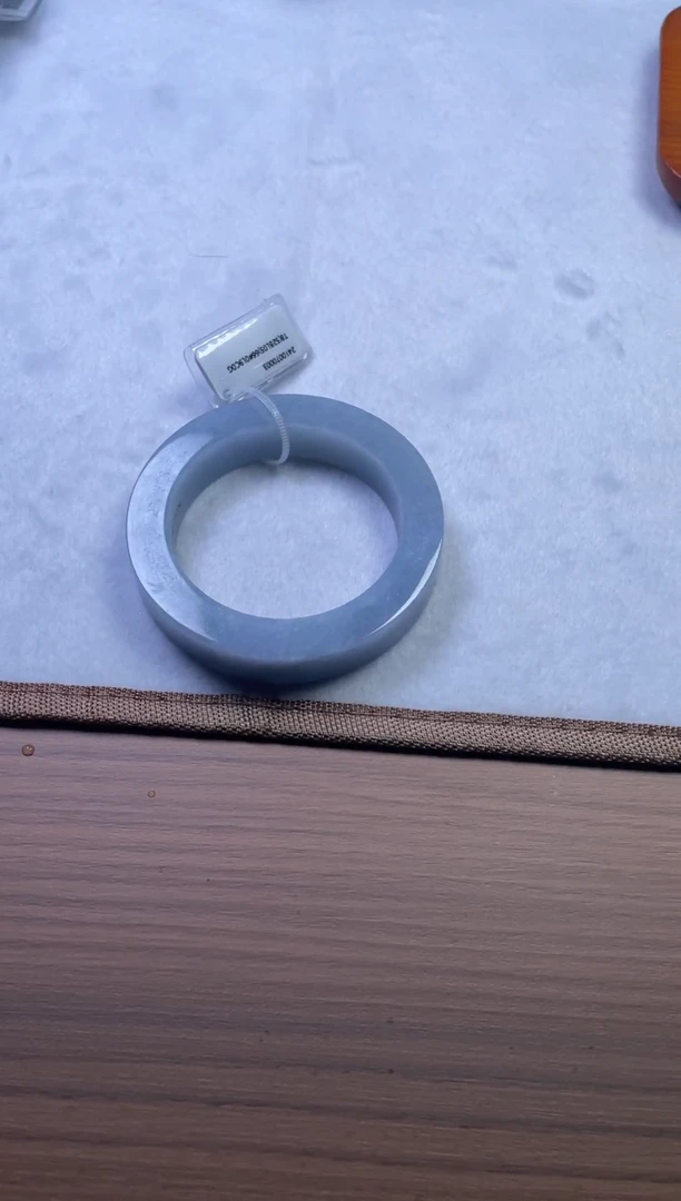 定制翡翠正圈未镶嵌可*翡翠手镯 定制款不支持退换