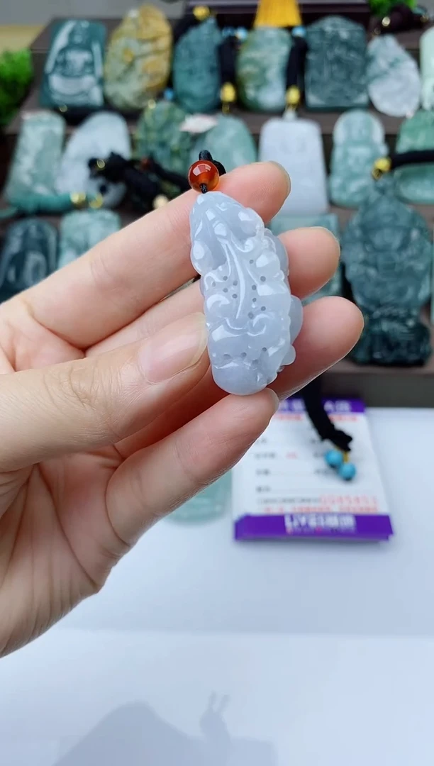 翡翠未镶嵌颈饰