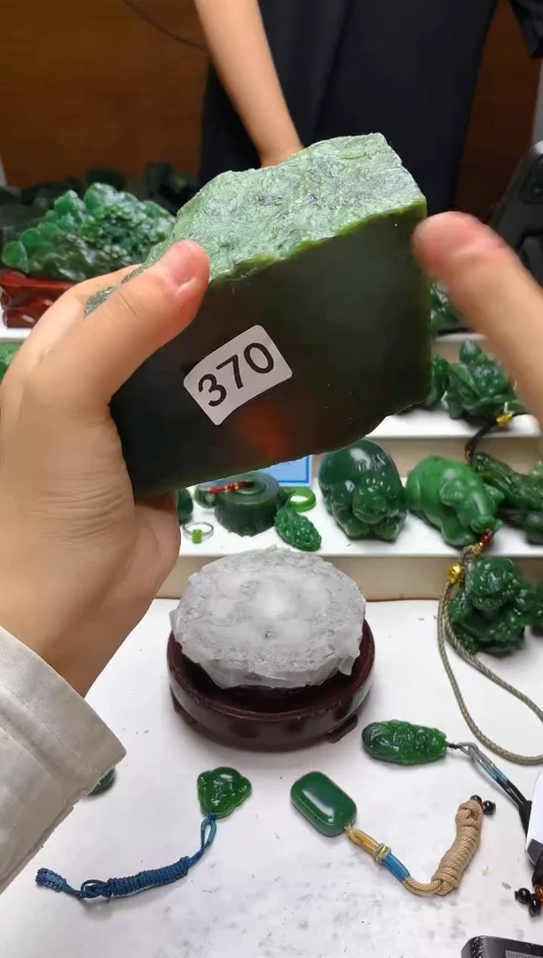 未镶嵌和田玉（碧玉）珠宝半成品1