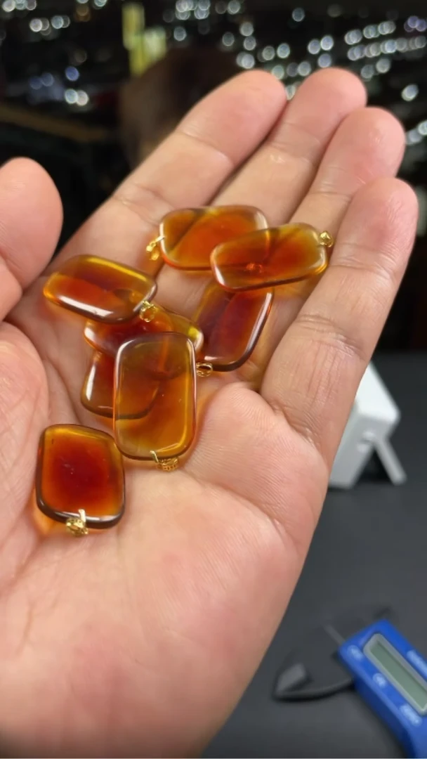 18K金镶嵌颈饰琥珀-11797-E13-多样性发其一