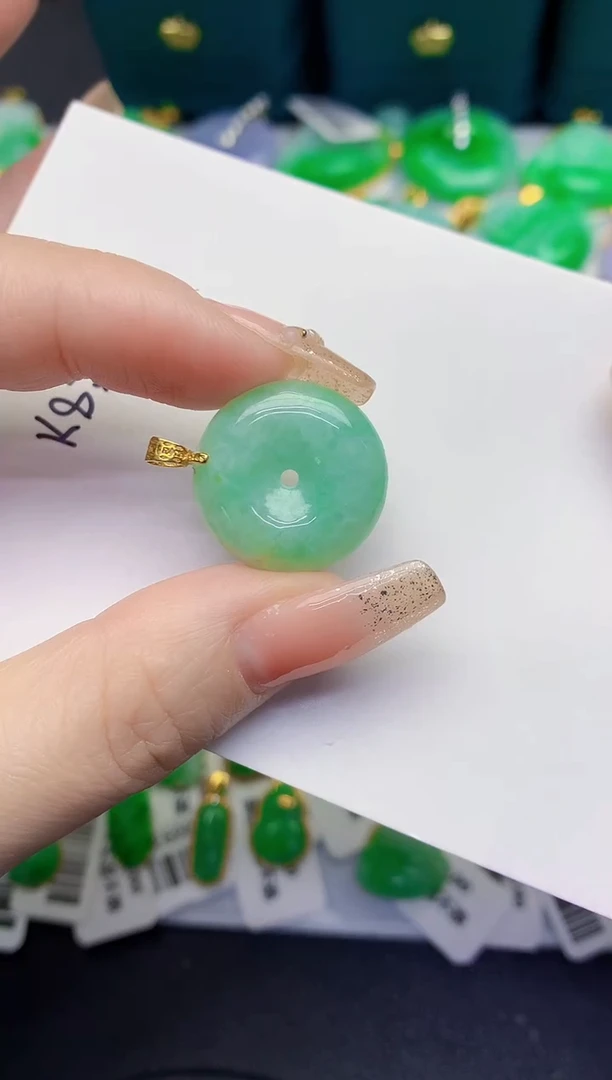 颈饰未镶嵌翡翠缅甸天然翡翠A货