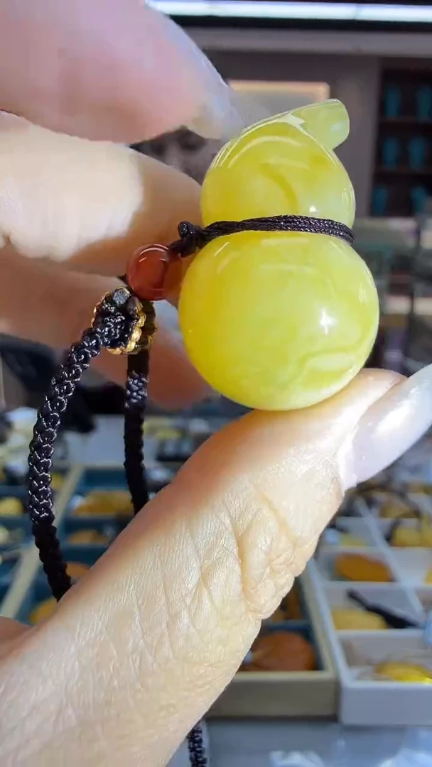 琥珀颈饰未镶嵌179秒拍号假一罚三