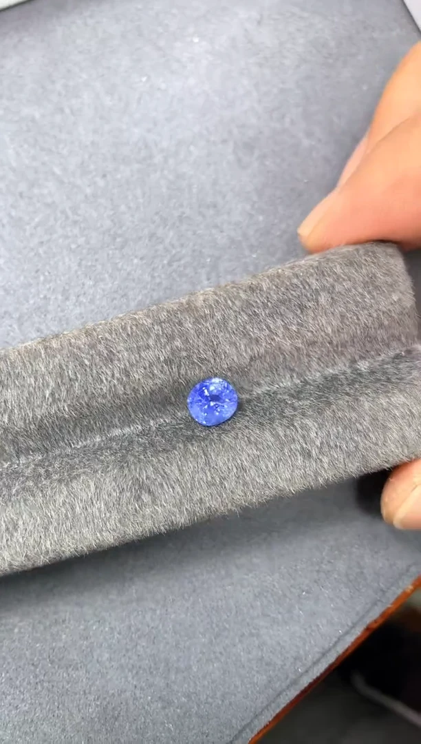 裸石蓝宝石满*2.09ct  矢车菊蓝宝石CGTL