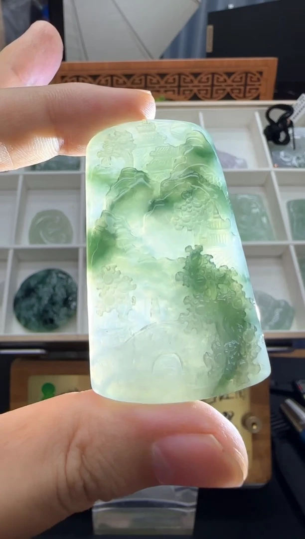 翡翠挂件未镶嵌A货翡翠多样性孤品