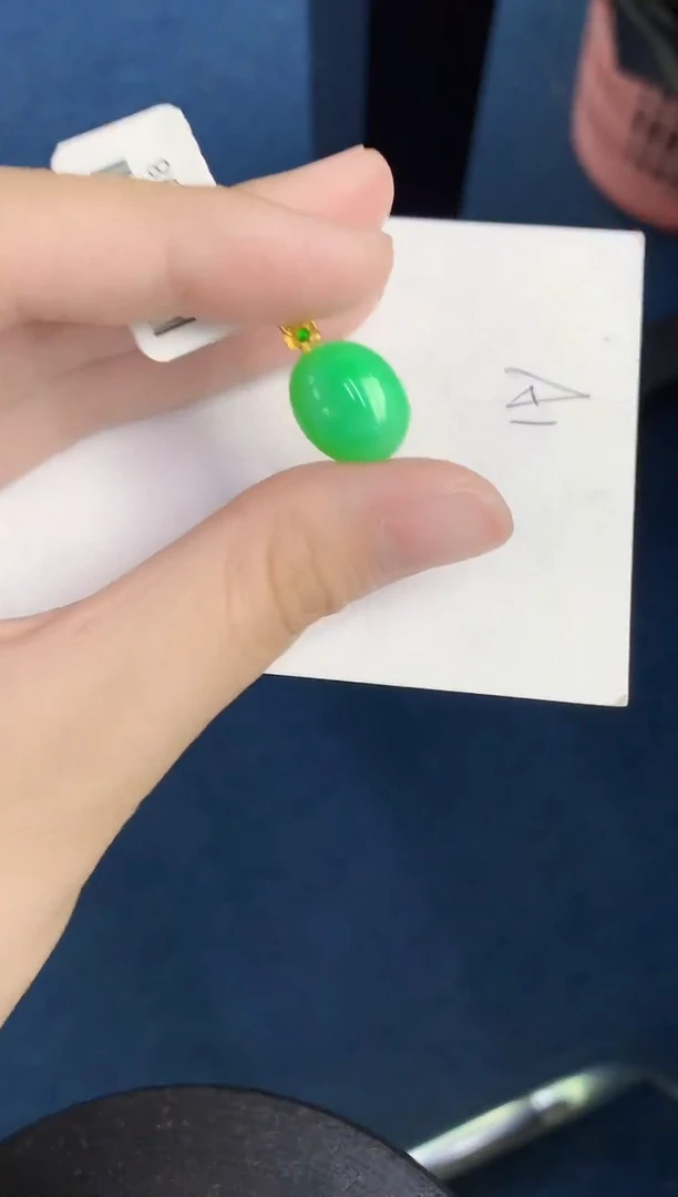 翡翠18K金镶嵌颈饰天然翡翠緬甸A貨