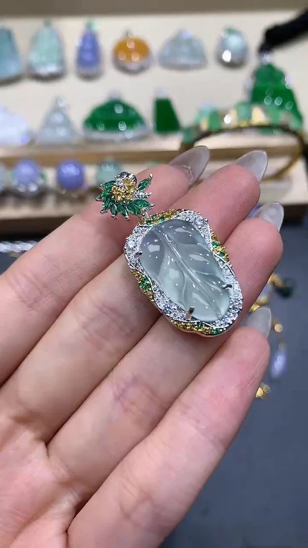 【闪购商品】翡翠吊坠(不含链)未镶嵌5多人多样性随机发货1件