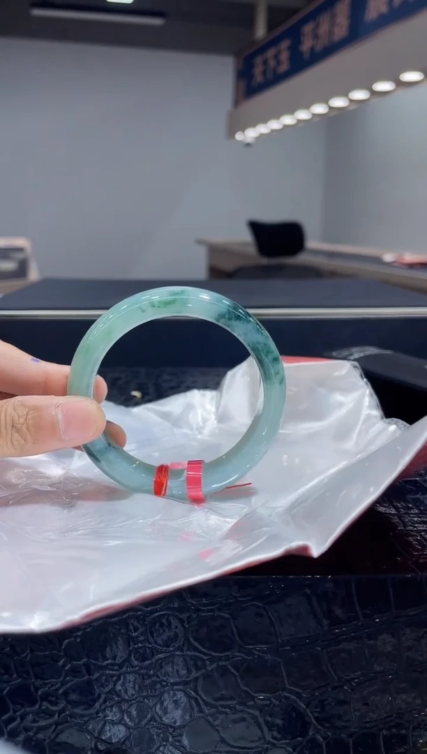 未镶嵌手镯翡翠7