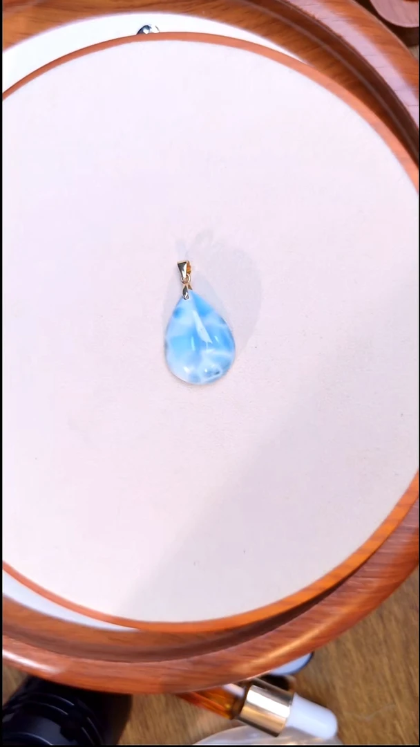 未镶嵌针钠钙石（海纹石）颈饰燕*吊坠