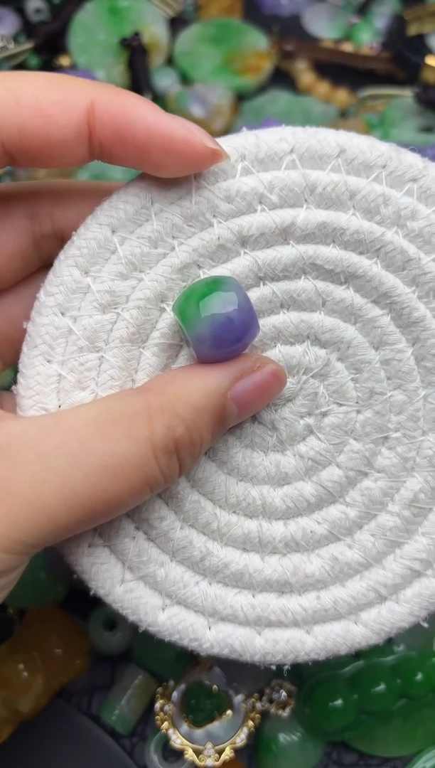 颈饰未镶嵌翡翠缅甸翡翠吊坠