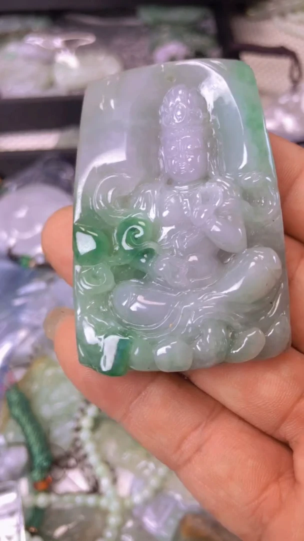 吊坠(不含链)未镶嵌翡翠哥阳绿观音