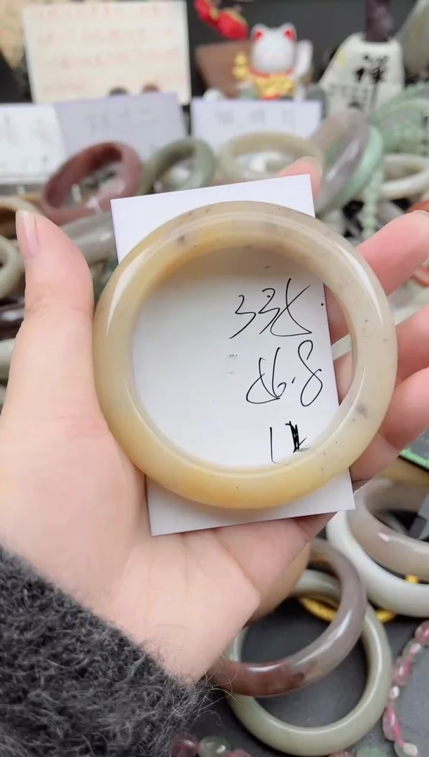 未镶嵌手镯石英质玉335
