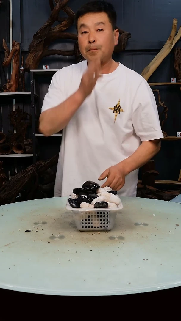 【闪购商品】木随机发货一筐黑白4斤9.9