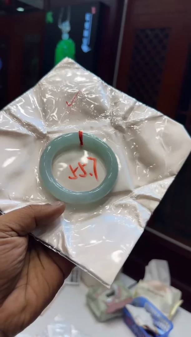 未镶嵌手镯翡翠手镯