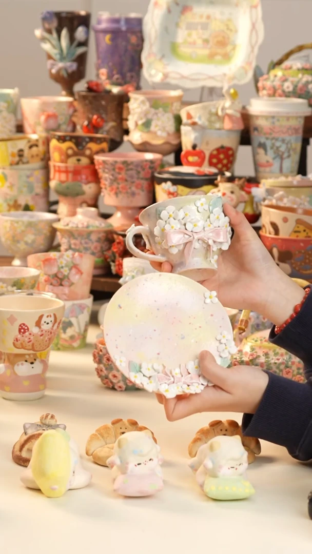 摆件陶景德镇釉下彩手绘设计师款陶瓷