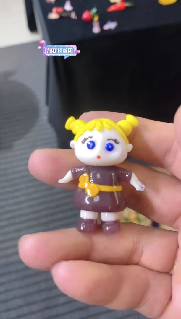 琉璃手工艺品小女孩